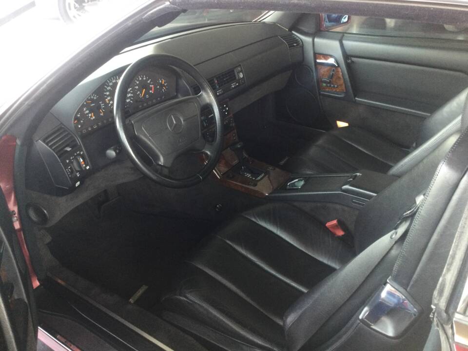 Image 24/32 de Mercedes-Benz 300 SL-24 (1992)