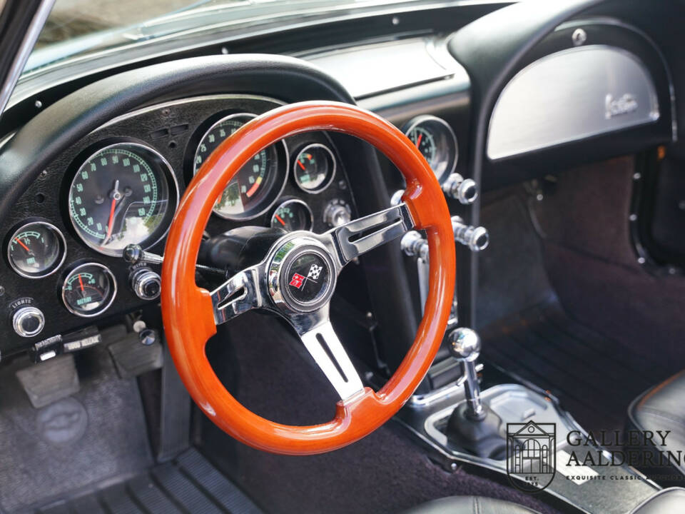 Image 21/50 of Chevrolet Corvette Sting Ray Convertible (1964)