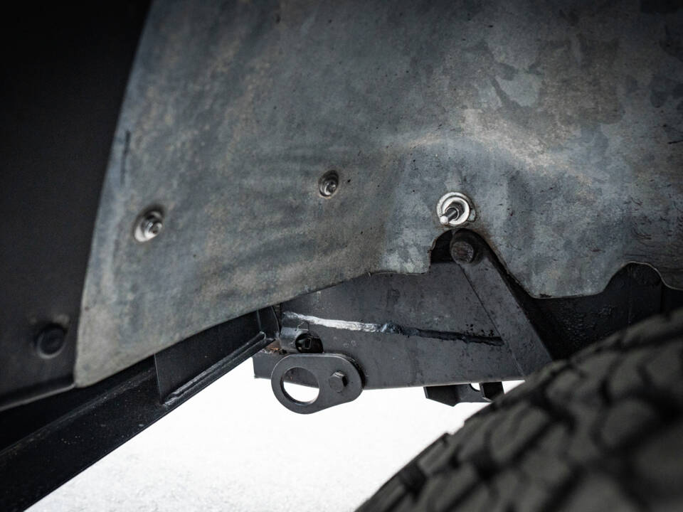 Image 93/97 of Land Rover Defender 90 (1995)