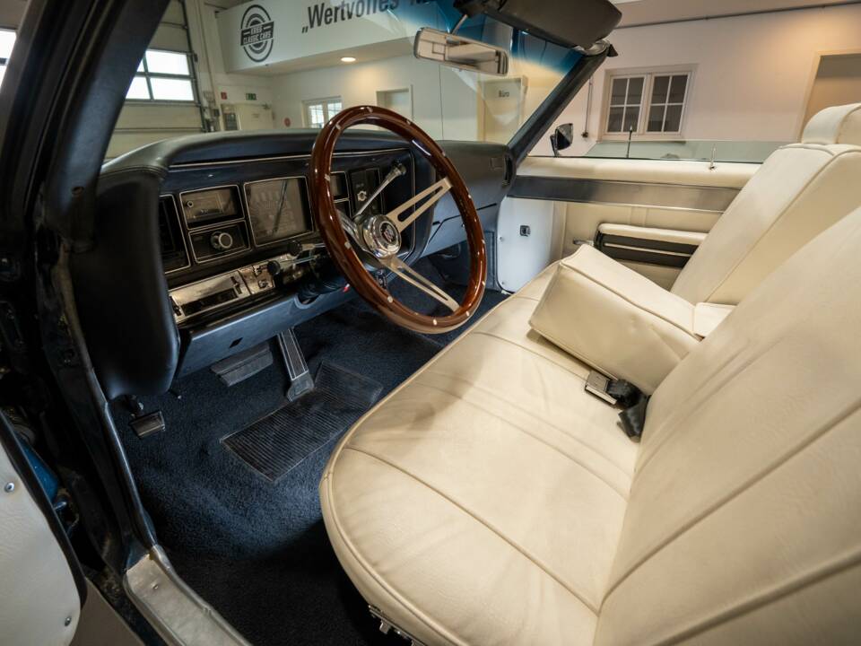 Bild 18/38 von Buick Wildcat Convertible (1969)