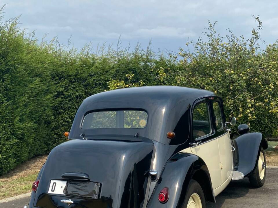 Image 4/6 of Citroën Traction Avant 11 BL (1953)