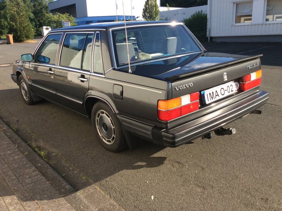 Image 7/14 of Volvo 760 GLE (1986)