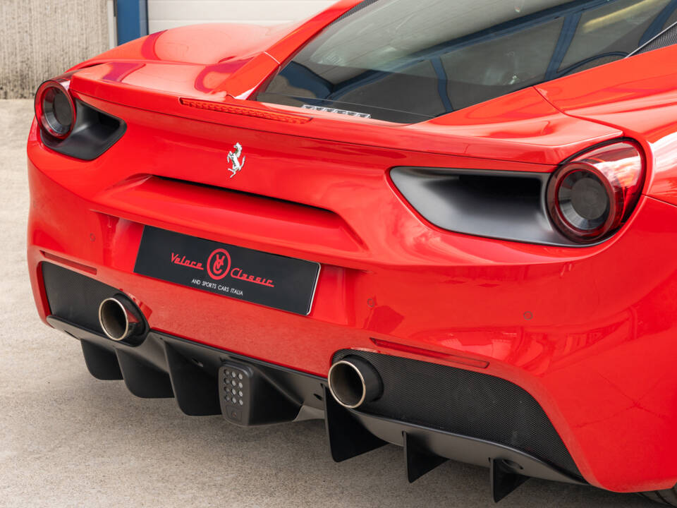 Immagine 22/85 di Ferrari 488 GTB (2015)