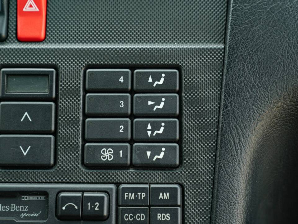 Image 41/50 of Mercedes-Benz C 36 AMG (1995)