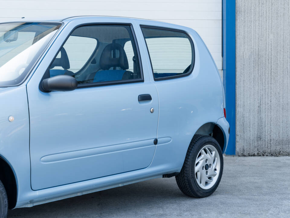 Image 24/99 of FIAT Seicento Young (2001)