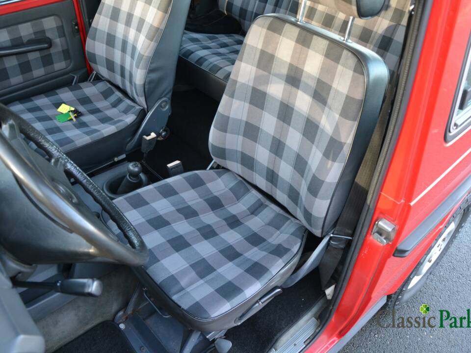 Bild 19/50 von Mercedes-Benz 200 GE (kurz) (1987)