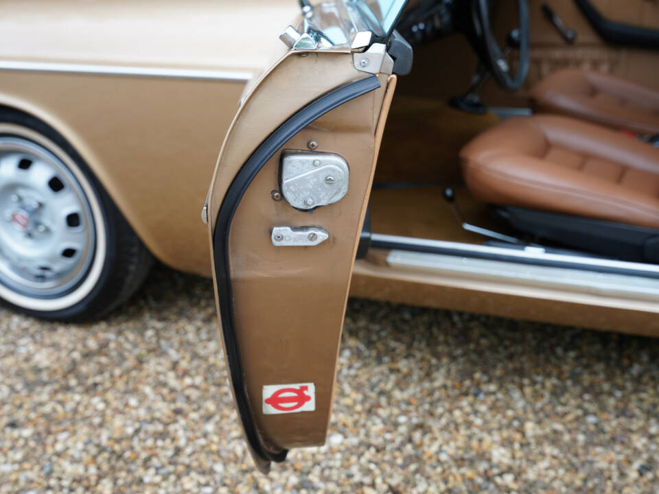 Image 49/50 of Volvo 1800 E (1972)
