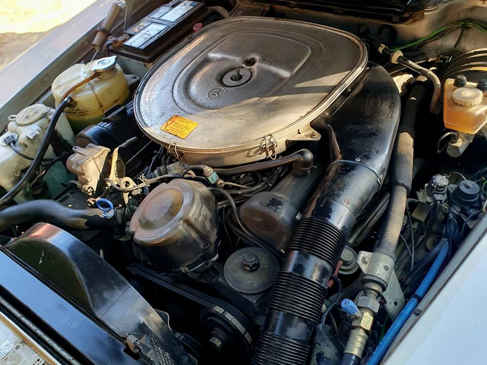Image 11/16 de Mercedes-Benz 500 SL (1985)