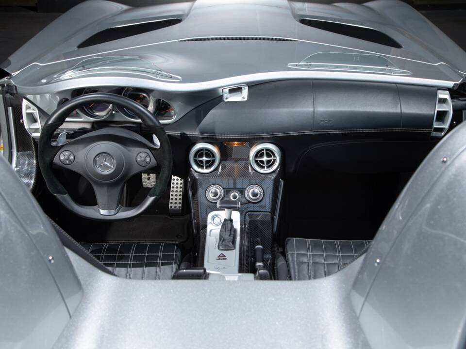 Image 15/28 of Mercedes-Benz SLR McLaren 722 S (2009)