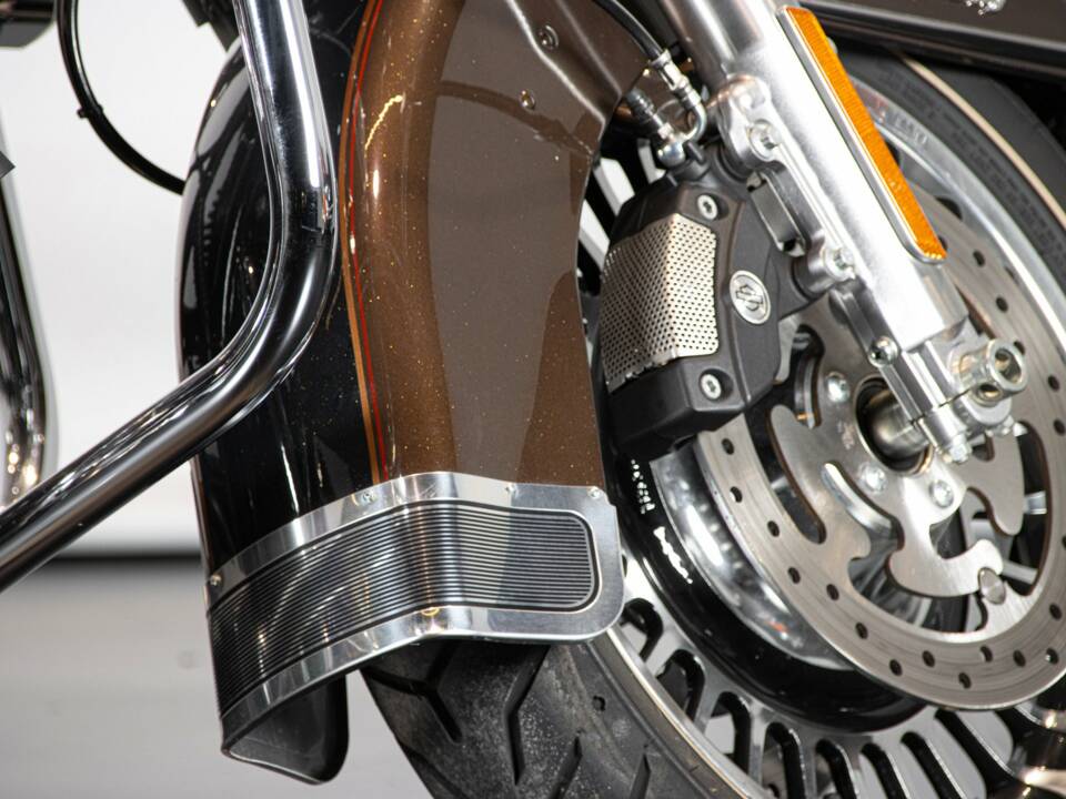 Bild 13/50 von Harley-Davidson DUMMY (2013)
