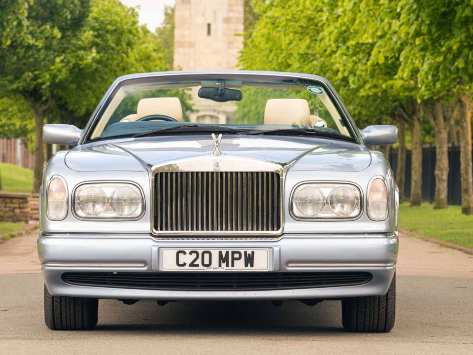 Immagine 6/38 di Rolls-Royce Corniche V (2001)
