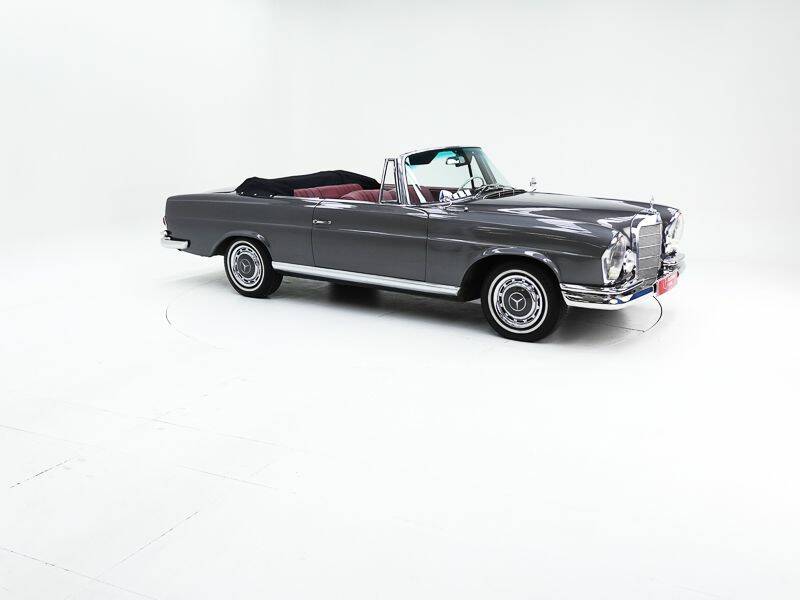 Bild 2/15 von Mercedes-Benz 220 SE b (1963)