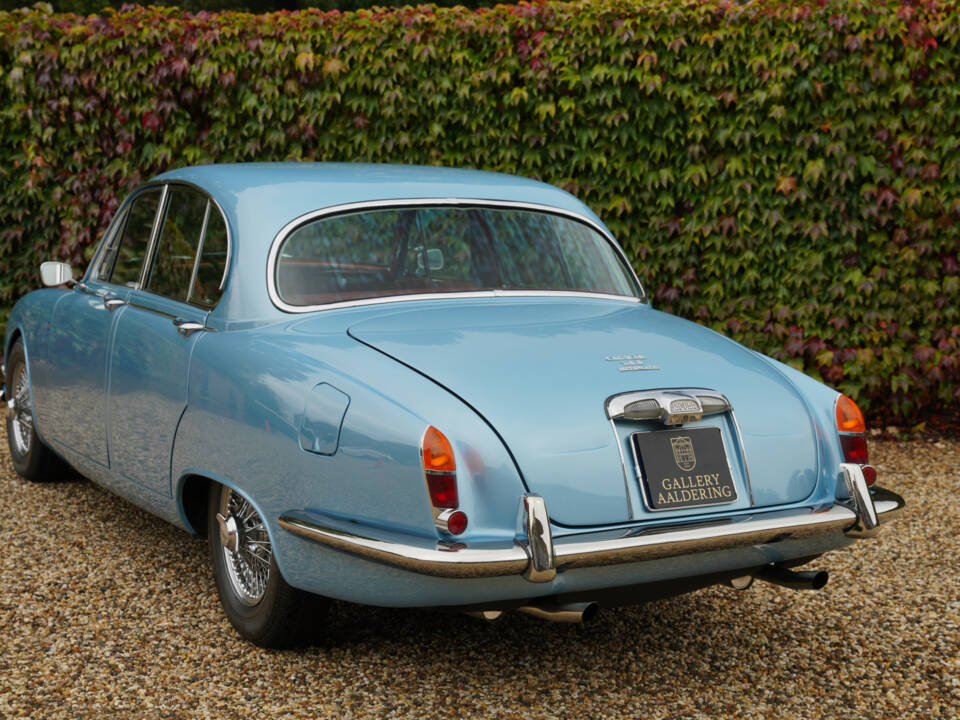 Immagine 22/50 di Jaguar S-Type 3.8 (1965)