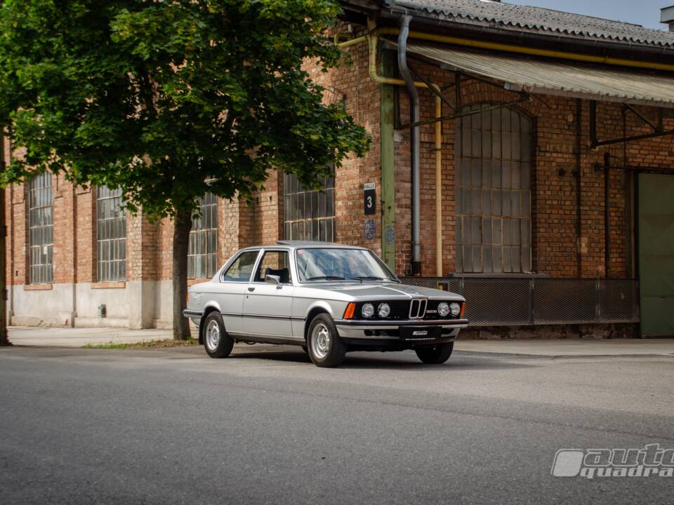 Image 1/22 of BMW 323i (1980)