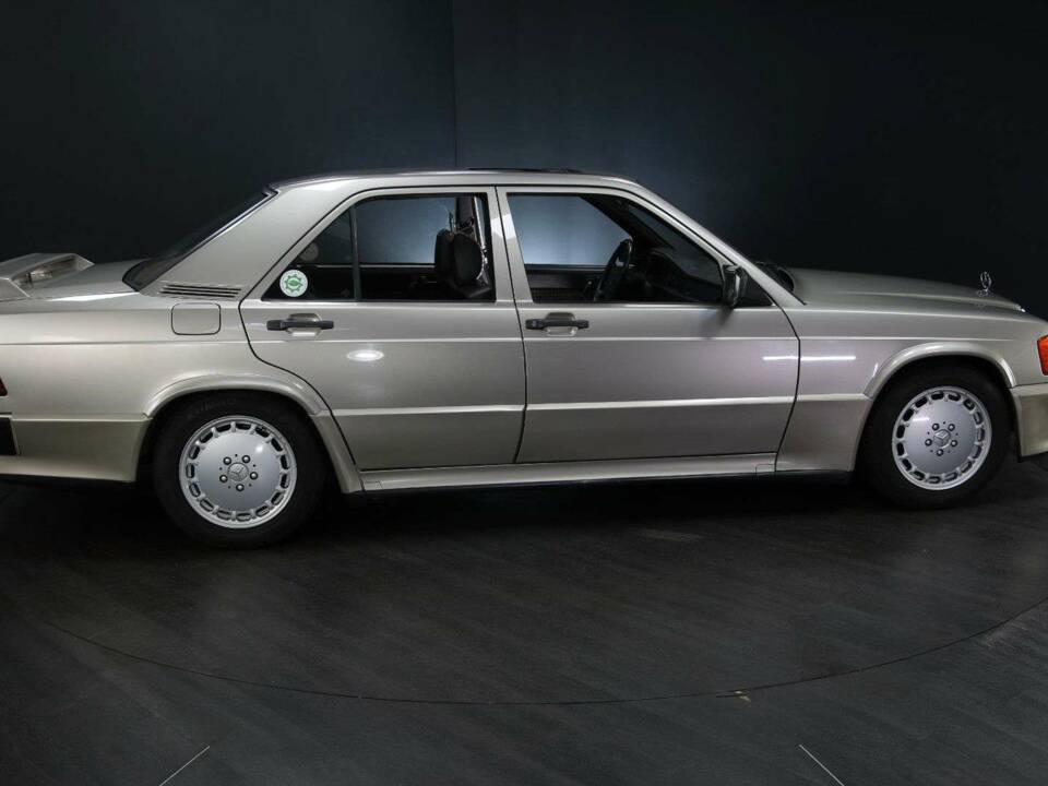 Image 6/30 of Mercedes-Benz 190 E 2.3-16 (1984)