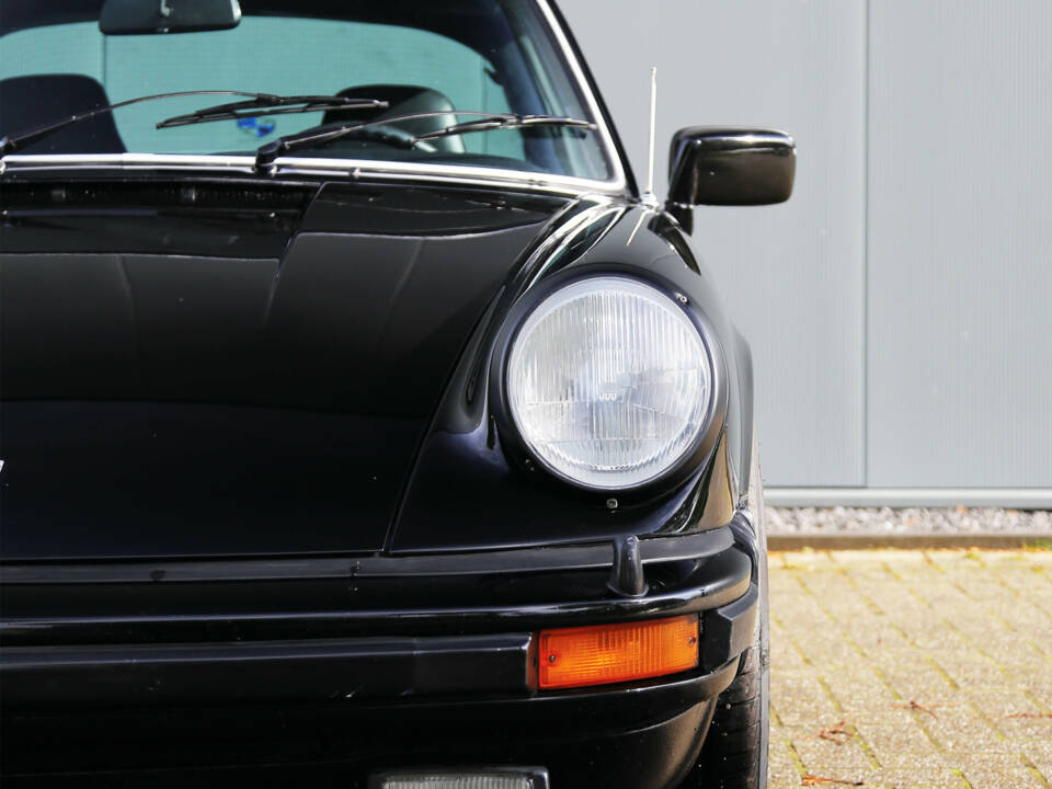 Image 26/67 de Porsche 911 2.7 S (1977)