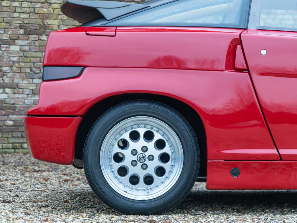 Image 41/50 of Alfa Romeo SZ (1991)