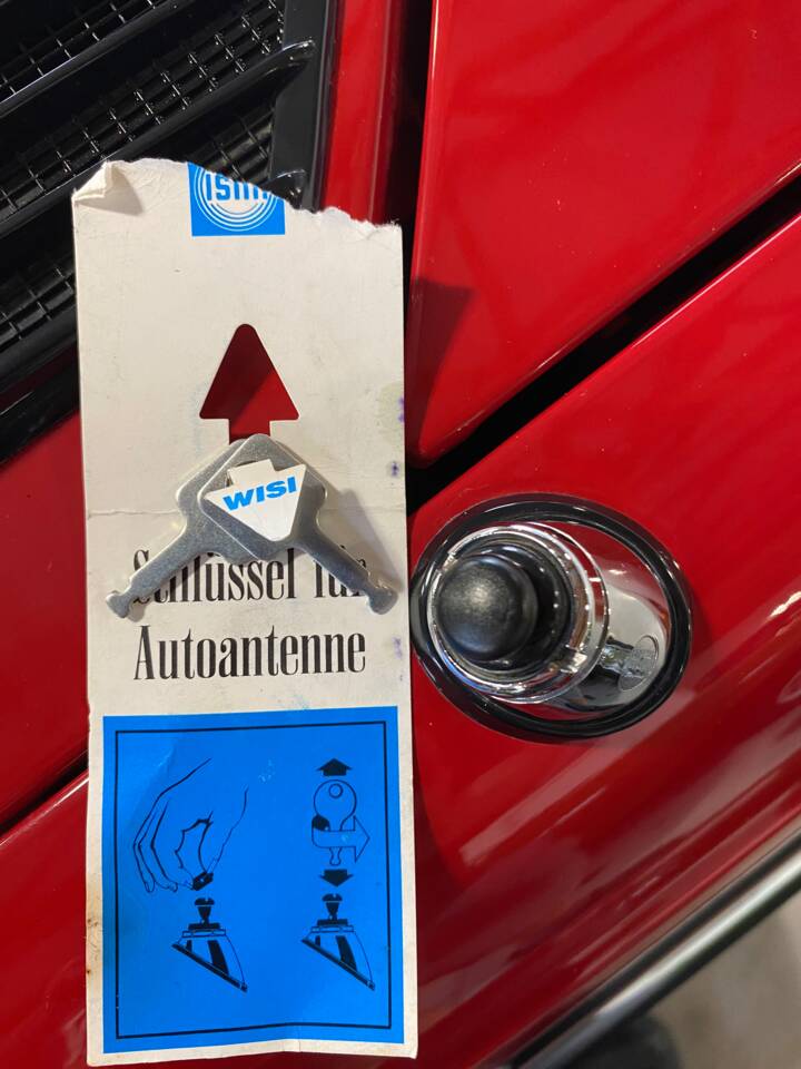 Image 99/100 of Mercedes-Benz 300 D (1983)