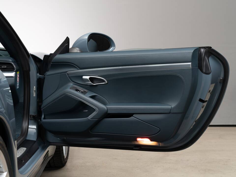 Image 20/37 of Porsche 911 Targa 4S (2016)