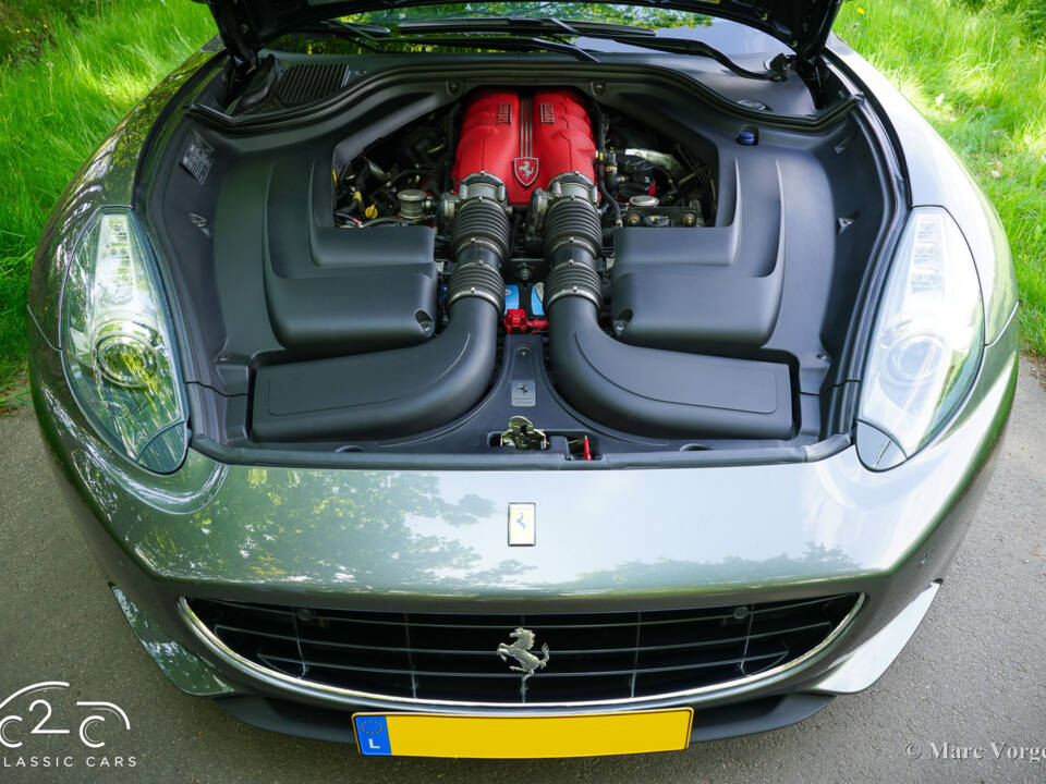Image 23/85 de Ferrari California (2010)