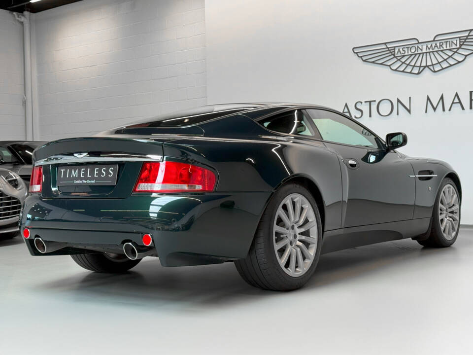 Image 12/43 of Aston Martin V12 Vanquish (2003)