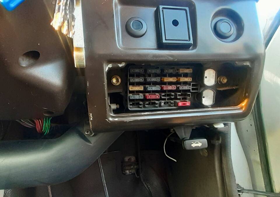 Image 43/61 of Toyota Land Cruiser FJ 62 (1989)