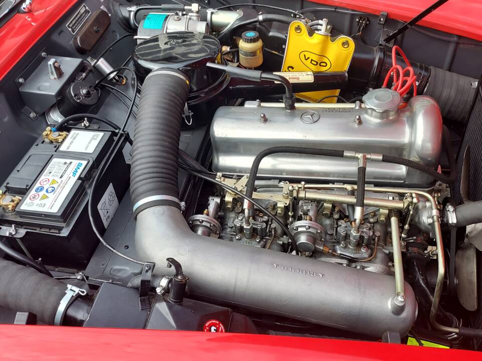 Image 21/34 of Mercedes-Benz 190 SL (1959)