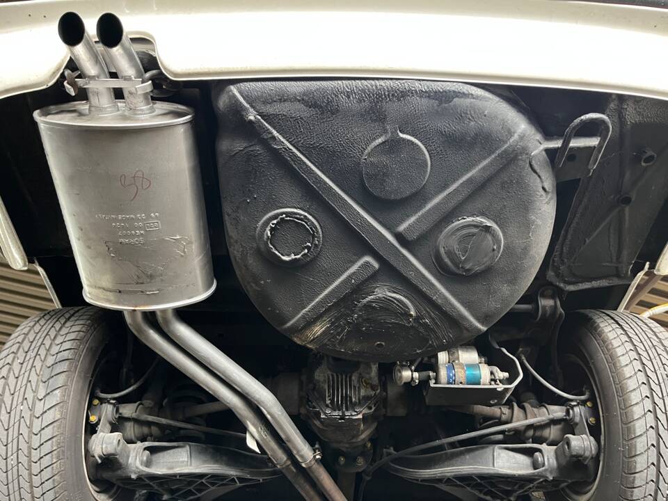 Bild 65/99 von Mercedes-Benz 500 SLC (1981)