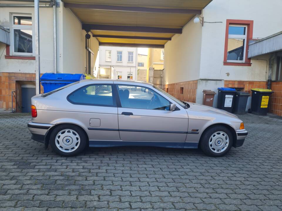 Bild 7/14 von BMW 316i Compact (1995)