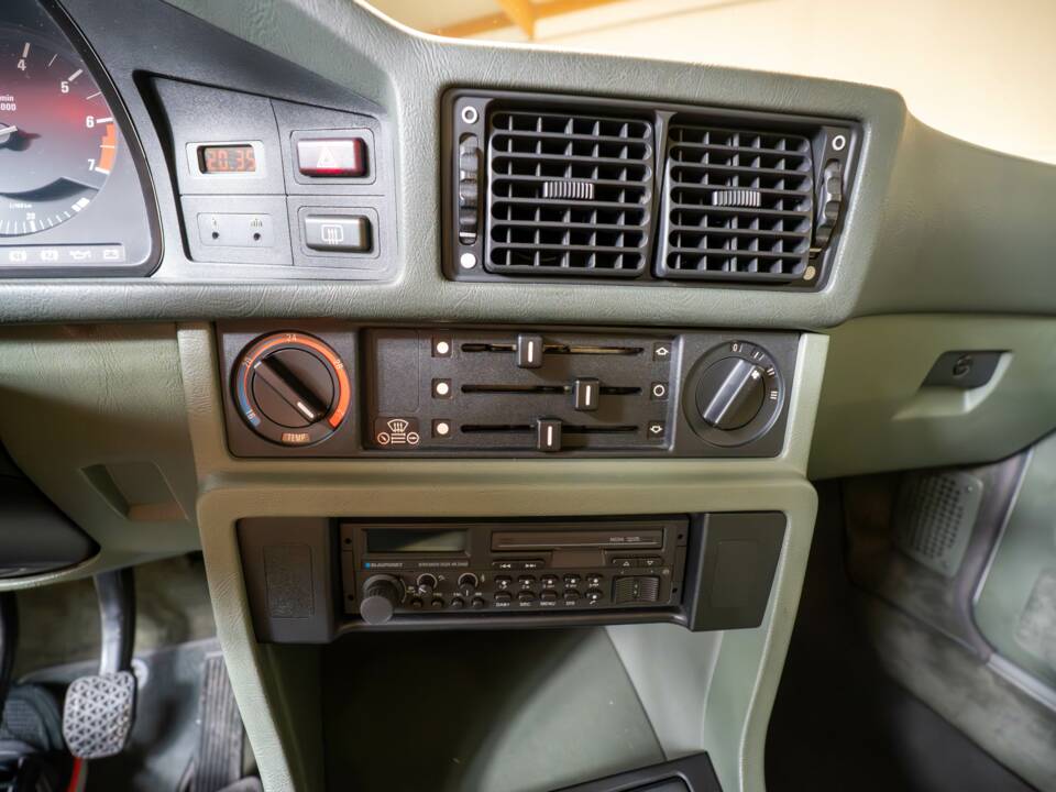 Afbeelding 16/52 van BMW 528i (1984)