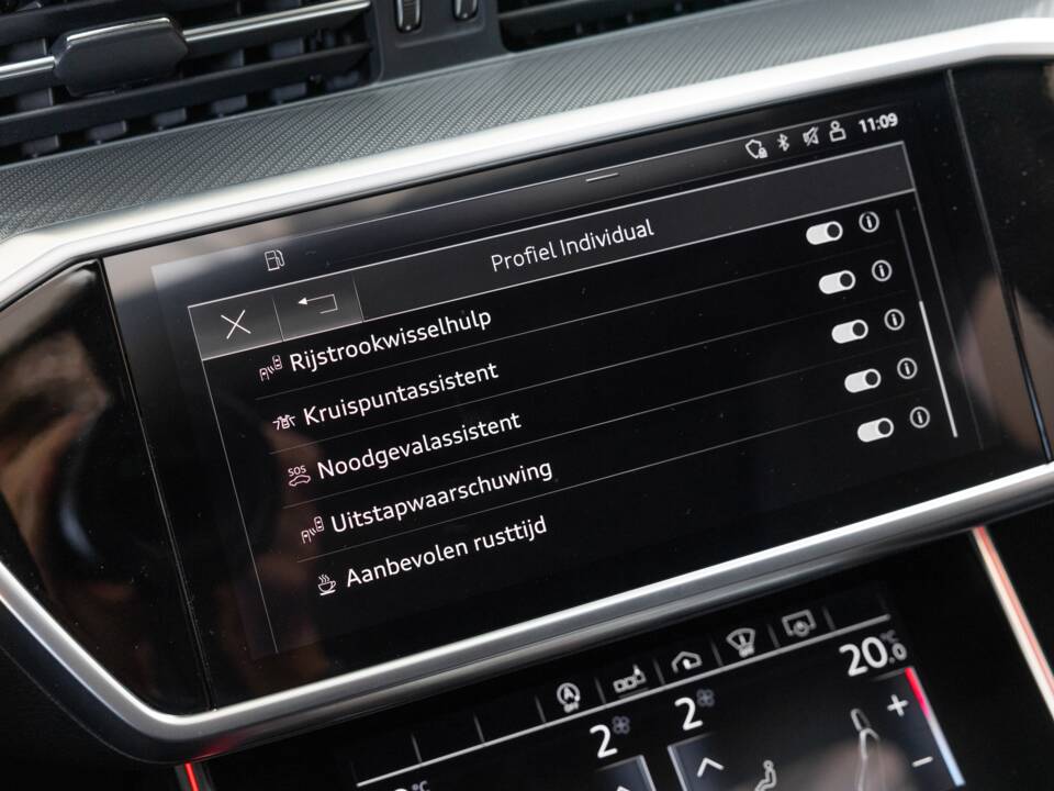 Image 25/40 of Audi RS6 Avant (2019)