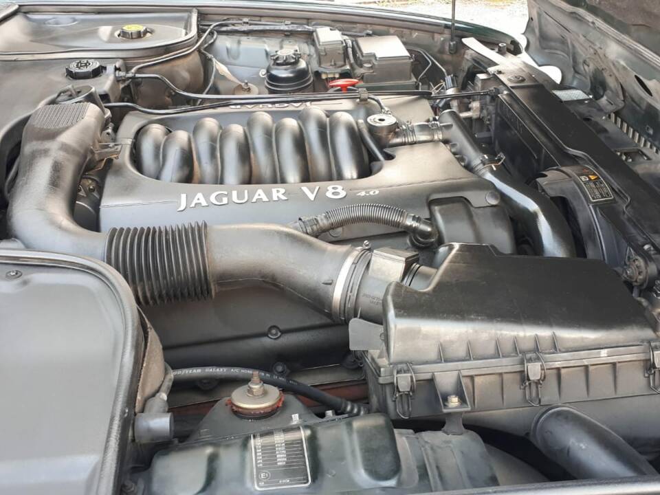 Image 11/11 of Jaguar XJ 8 4.0 Executive (1998)