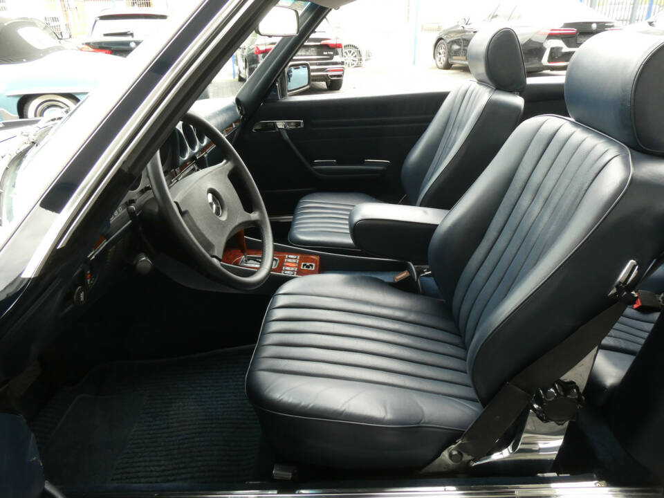 Image 10/26 of Mercedes-Benz 500 SL (1988)