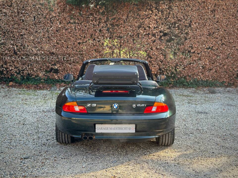 Immagine 17/93 di BMW Z3 2.2i (2002)