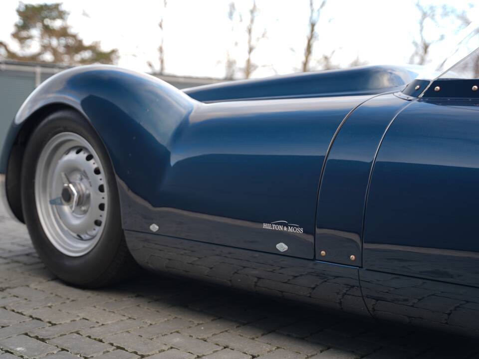 Image 47/50 of Lister Knobbly (1958)