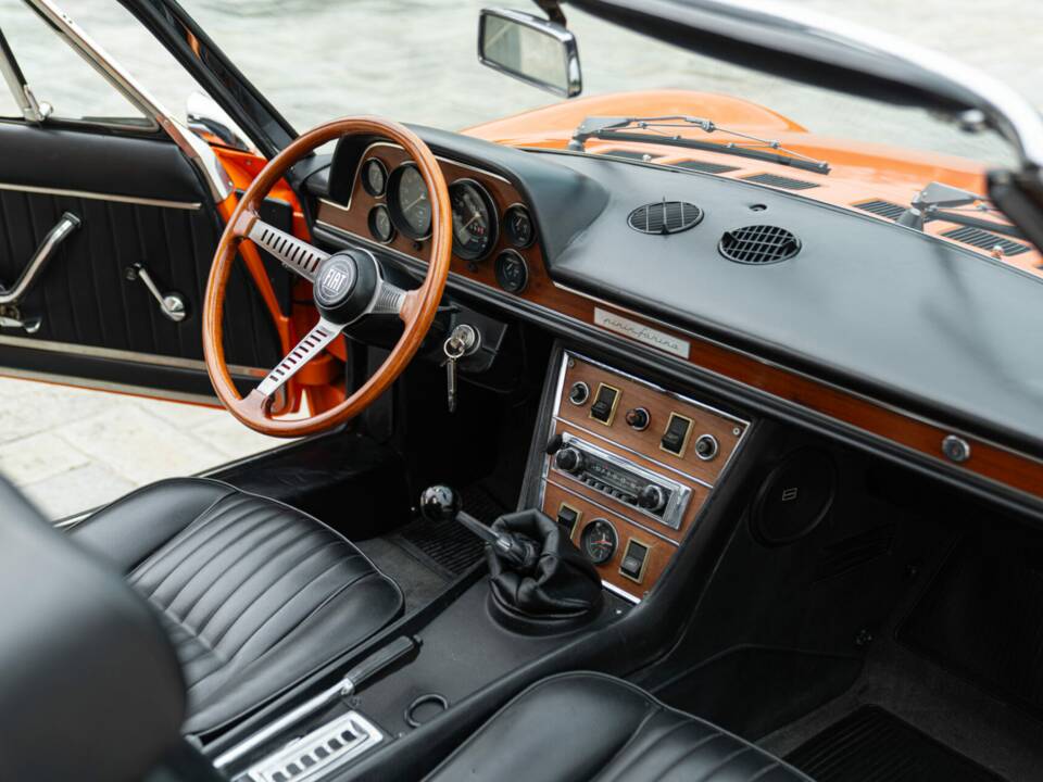 Bild 47/50 von FIAT Dino 2400 Spider (1972)