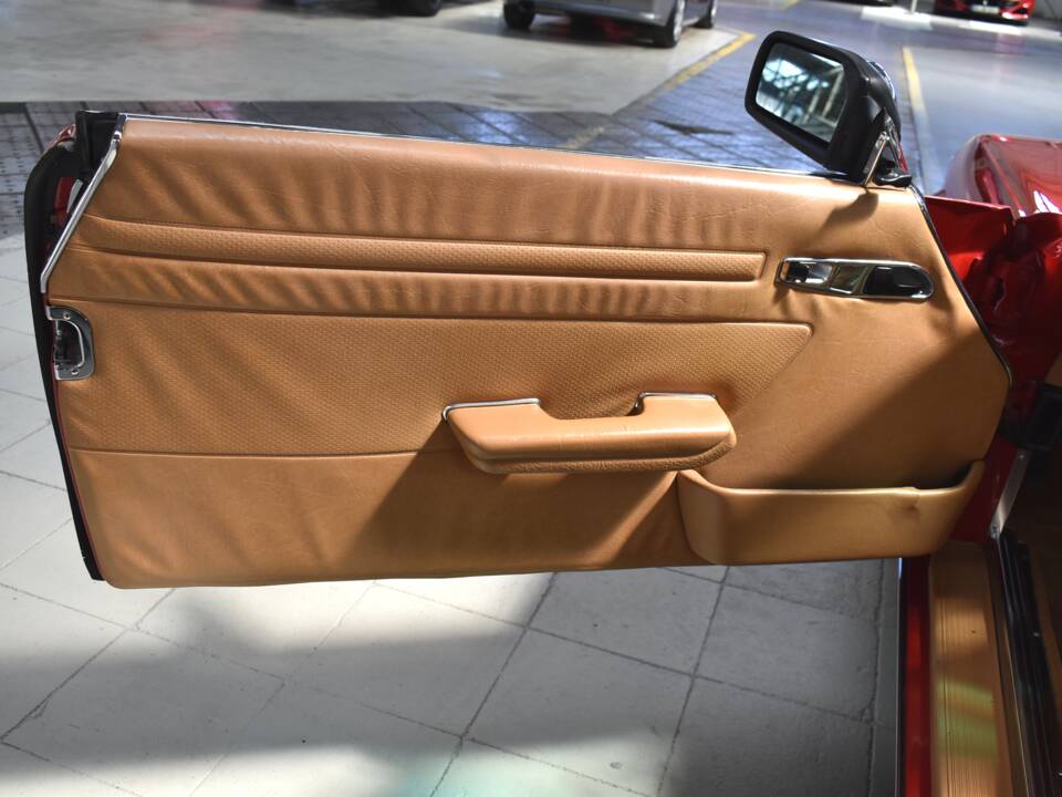 Image 44/94 of Mercedes-Benz 560 SL (1988)