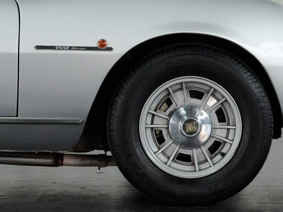 Imagen 47/50 de FIAT Dino 2400 Spider (1971)