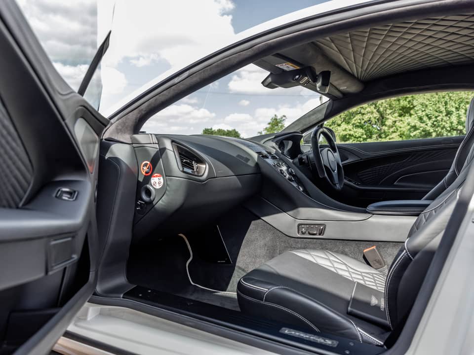 Image 37/57 of Aston Martin Vanquish S (2018)