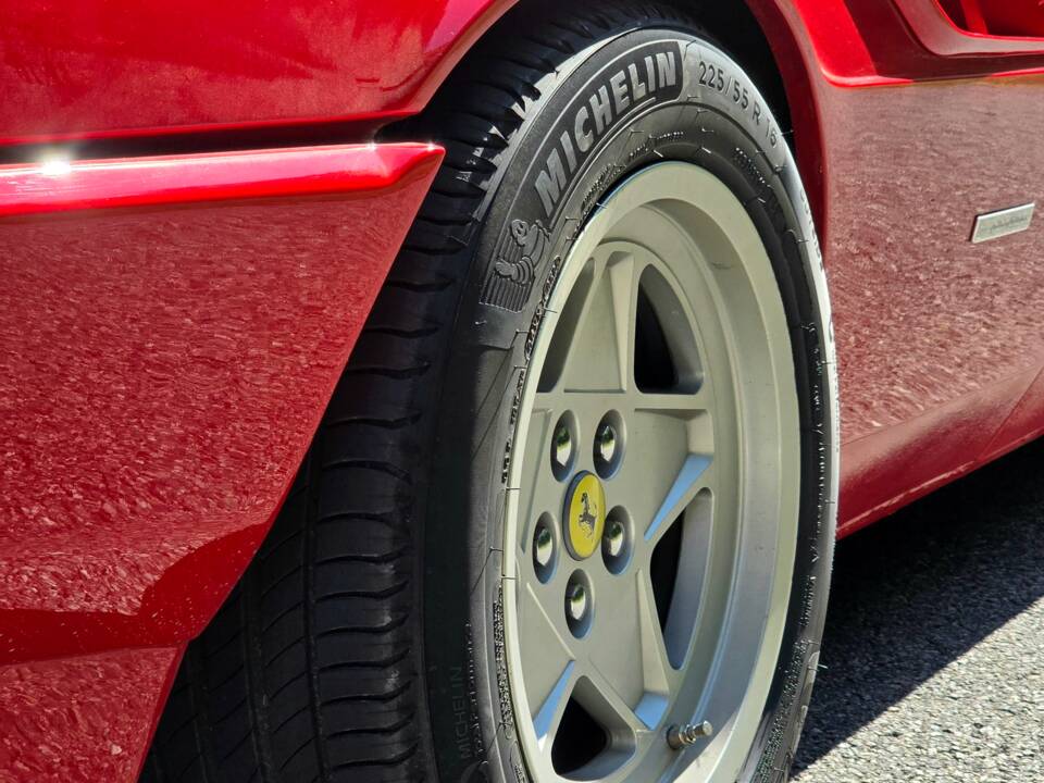 Image 13/33 of Ferrari Mondial 3.2 (1986)