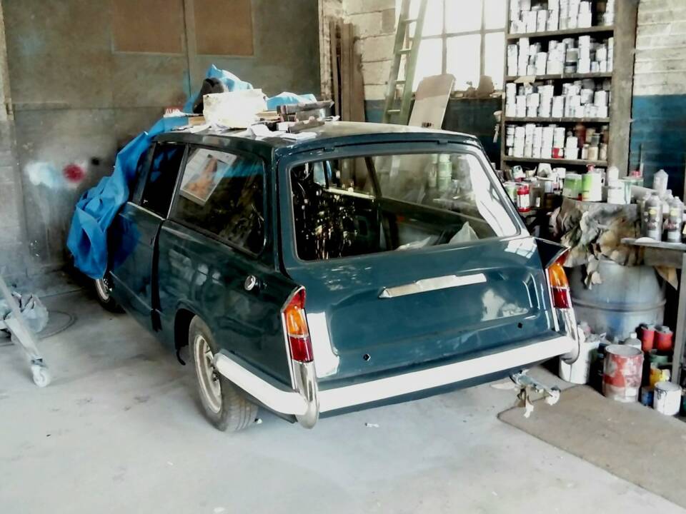 Image 73/93 of Triumph Herald 1200 (1964)