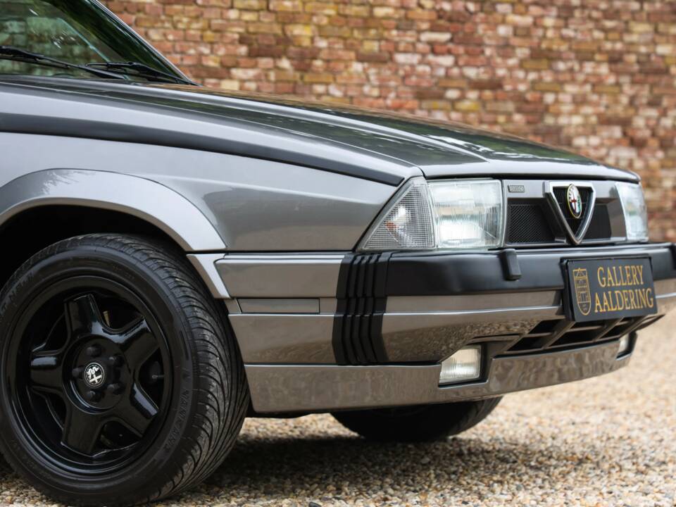 Image 34/50 of Alfa Romeo 75 3.0 V6 QV (1988)