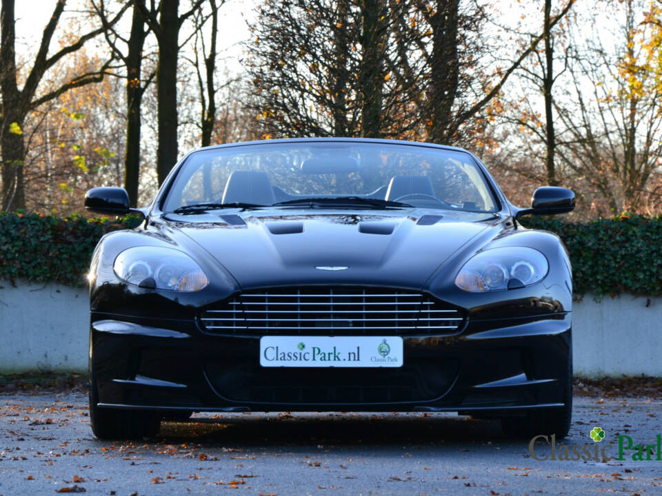 Image 19/50 of Aston Martin DBS Volante (2010)