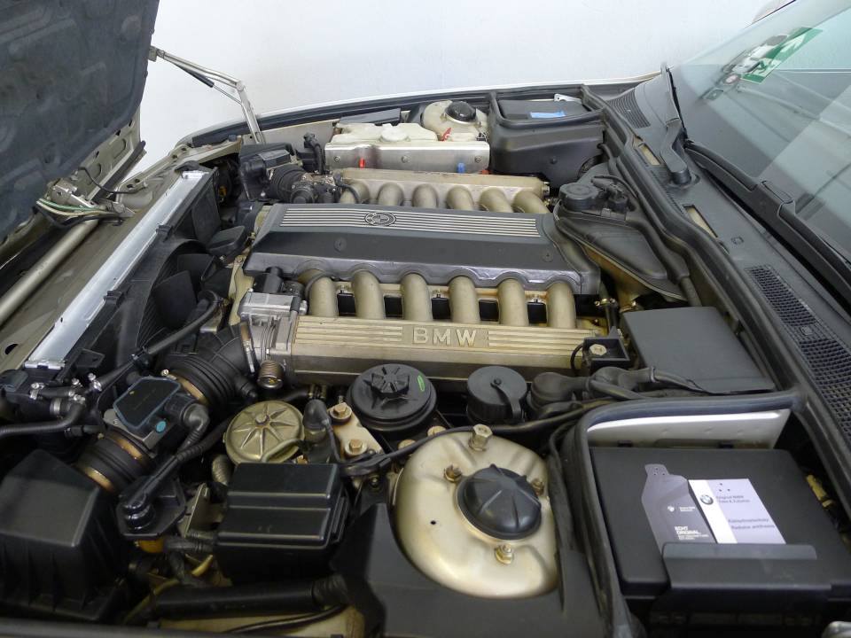 Image 3/46 of BMW 750iL (1990)