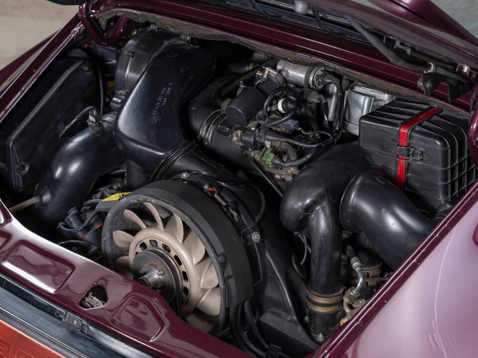 Image 28/31 de Porsche 911 Carrera RS (1992)