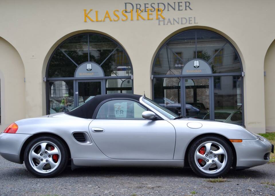 Immagine 16/30 di Porsche Boxster S (2000)