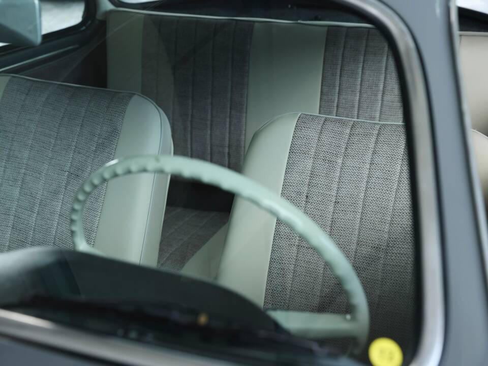 Image 35/50 of Volkswagen Karmann Ghia 1500 (1961)
