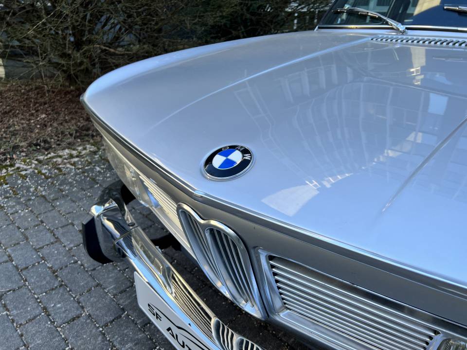 Imagen 13/29 de BMW 2000 (1970)