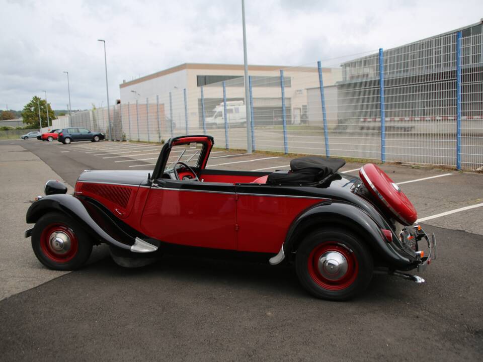 Immagine 1/45 di Citroën Traction Avant 11 BL (1952)