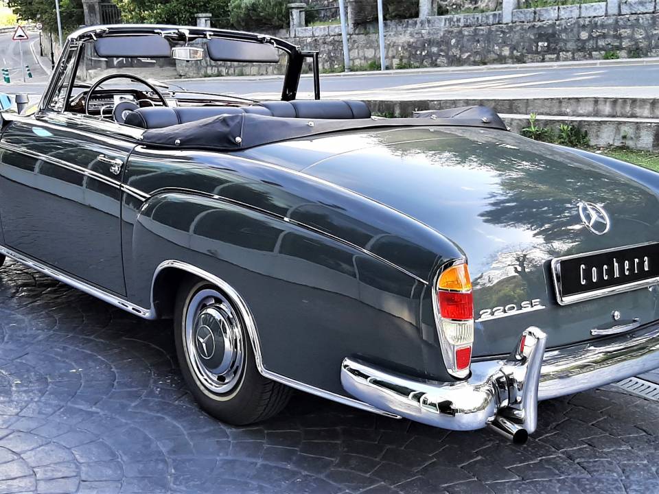 Imagen 1/11 de Mercedes-Benz 220 SE Cabriolet (1960)
